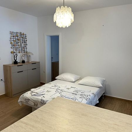 Apartmani Svemir Drage Eksteriør billede